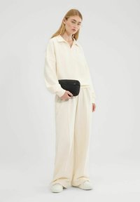 Сумка на пояс Сумка на пояс