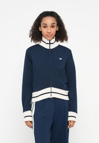 Спортивная куртка Спортивная куртка