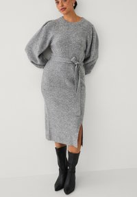 Вязаное платье Вязаное платье