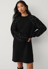 Вязаное платье Вязаное платье