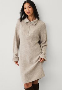 Вязаное платье Вязаное платье