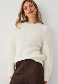 Пуловер Пуловер