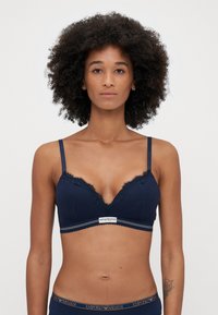 Бюстгальтер без косточек Бюстгальтер без косточек