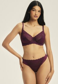 Бюстгальтер Бюстгальтер