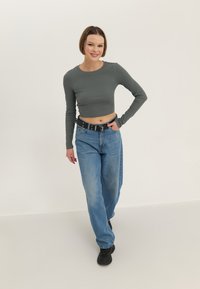 Лонгслив Лонгслив