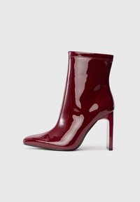 Высокие сапоги Высокие сапоги