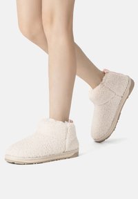 Ботинки Ботинки