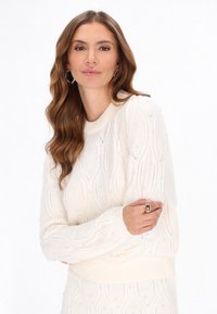 Пуловер Пуловер