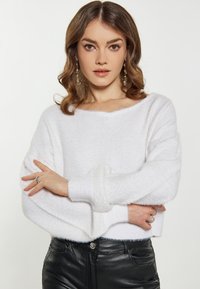 Пуловер Пуловер