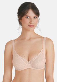 Бюстгальтер на косточках Бюстгальтер на косточках