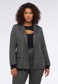 Блейзер Блейзер