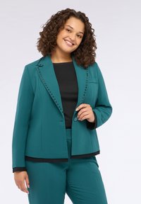 Блейзер Блейзер