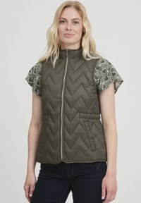 Жилет Жилет