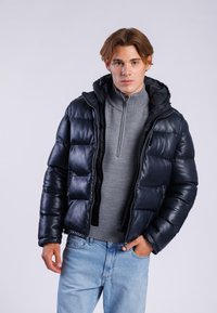 Зимняя куртка Зимняя куртка