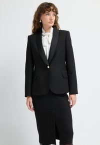 Блейзер Блейзер