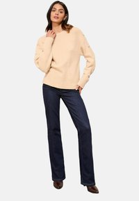 Пуловер Пуловер