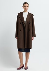 Шерстяное пальто Шерстяное пальто