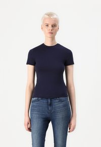 Футболка Футболка