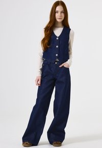 Джинсы Джинсы