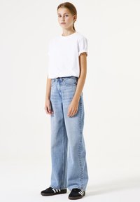 Джинсы Джинсы