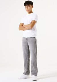 Джинсы Джинсы