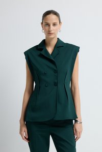 Жилет Жилет