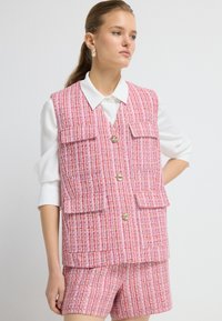 Жилет Жилет