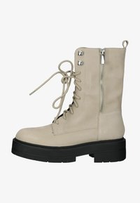 Ботинки на шнуровке Ботинки на шнуровке