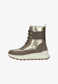 Сапожки на танкетке Сапожки на танкетке