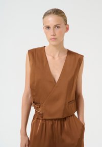 Жилет Жилет