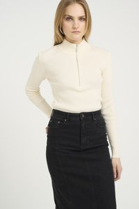 Пуловер Пуловер