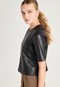 Футболка Футболка