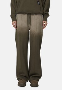 Широкие брюки Широкие брюки