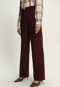 Широкие брюки Широкие брюки