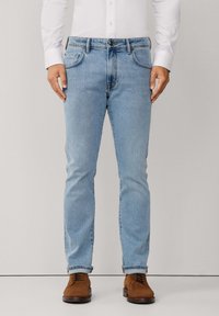 Узкие джинсы Узкие джинсы