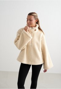 Флисовая куртка Флисовая куртка