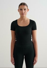 Спортивная майка Спортивная майка