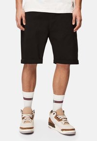 Шорты Шорты