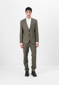 Костюм Костюм