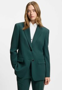 Короткое пальто Короткое пальто