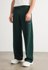 Спортивные штаны Спортивные штаны