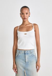 Топ на бретельках Топ на бретельках