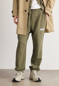 Спортивные штаны Спортивные штаны