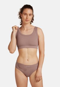 Спортивный бюстгальтер Спортивный бюстгальтер