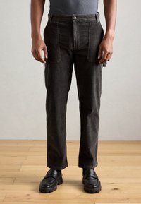 Вельветовые брюки Вельветовые брюки