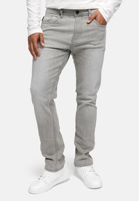 Узкие джинсы Узкие джинсы