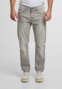 Прямые джинсы Прямые джинсы