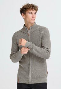 Вязаная кофта Вязаная кофта