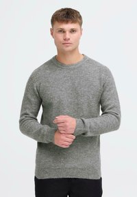 Пуловер Пуловер