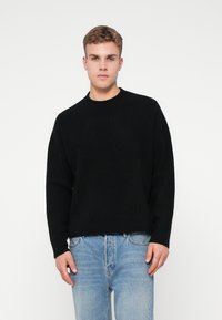 Пуловер Пуловер